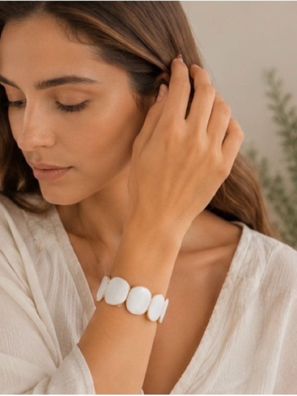 Gold & White Oval Stretch Bracelet
